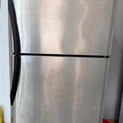 Frigidaire Top Mount•Frost Proof•Refrigerator•Freezer