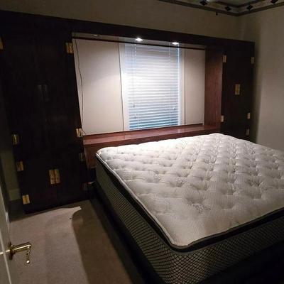 King Size JAMISON Resort Hotel Collection Mattress/Twin Boxsprings, Lighted 3-PC Wall Headboard 