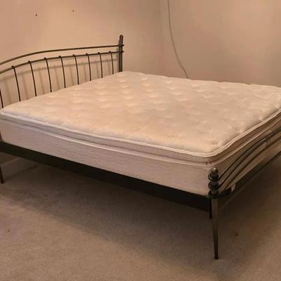 SOUTHERLAND, INC Queen Mattress, PEACEFUL SLEEPER Foundation, Silver Metal Headboard & Footboard