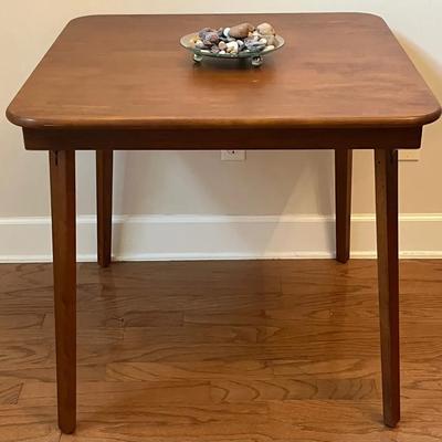 Stakmore Foldable Table With Centerpiece 