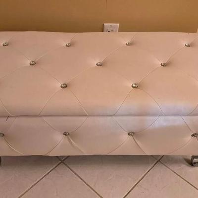 Vintage DONGGUAN CITY MES FURNITURE White Leather Sparkle Studded Storage Bench With Chrome Feet