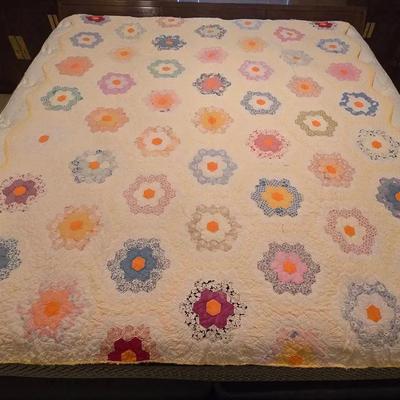 Vintage Patchwork Quilt 65INW X 82INL