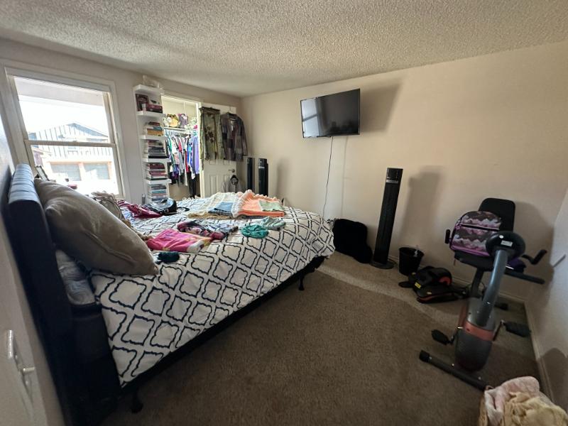 Sale Photo Thumbnail #384