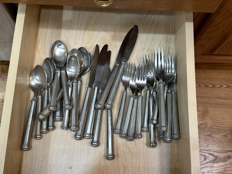 Sale Photo Thumbnail #105