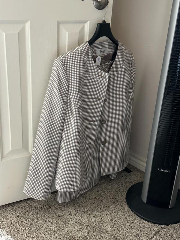 Sale Photo Thumbnail #409