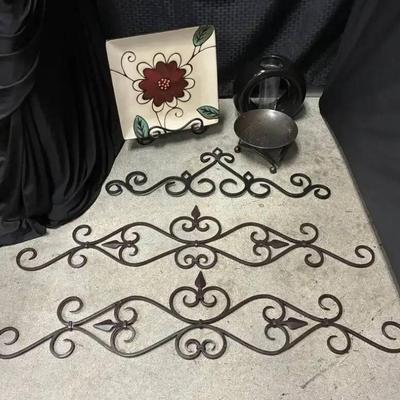 Dw166 metal wall decor with coordinating art vase