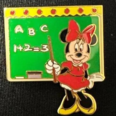 Disney Minnie Mouse Teacher Pin  Classroom Collection