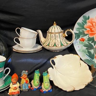 Gold And Green Tea Party