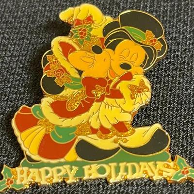 “Happy Holiday” Minnie And Mickey Disney Pin Limited Edition Of 7,500 (1)