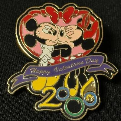 Disney Mickey & Minnie Valentines Day 2000 Pin  Limited Edition of 20,000