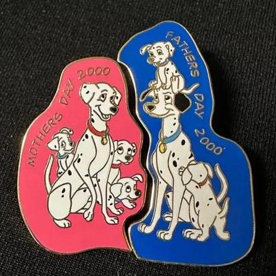 Disney 101 Dalmatians Mothers & Fathers Day 2000 Puzzle Pin Set  Limited Edition