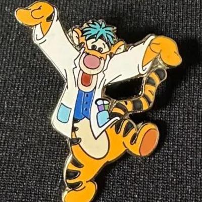Disney 2000 Tigger Mad Scientist Halloween Pin  Limited Edition of 1200