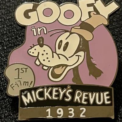 “Countdown To The Millennium 2000” Series Disney Pin #99 Of 101 (2)