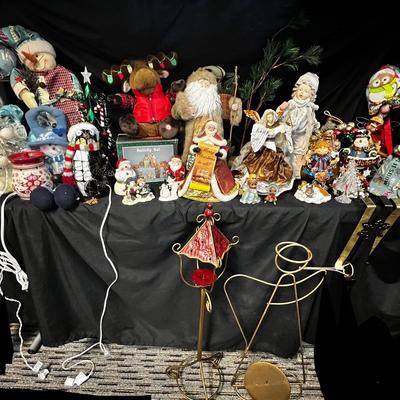 Mystery Christmas Lot Decor