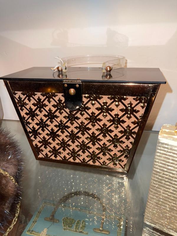 Sale Photo Thumbnail #909