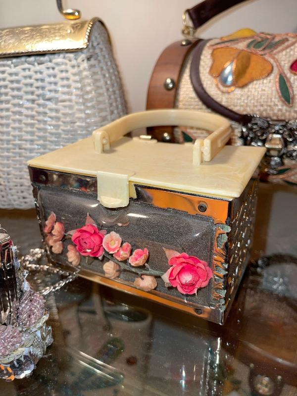 Sale Photo Thumbnail #919