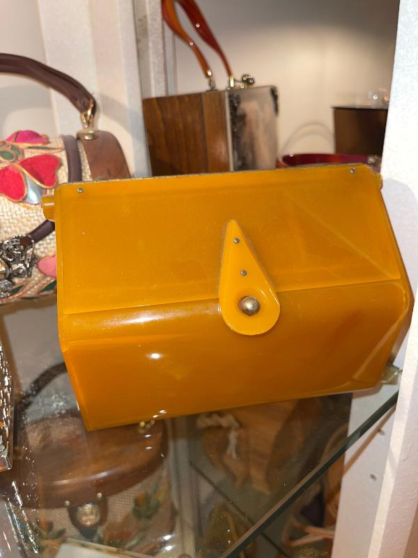 Sale Photo Thumbnail #921