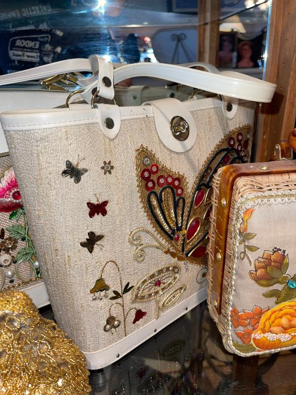 Sale Photo Thumbnail #106