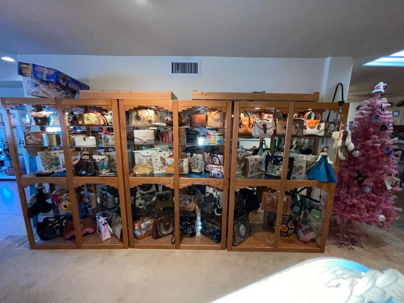 Sale Photo Thumbnail #809