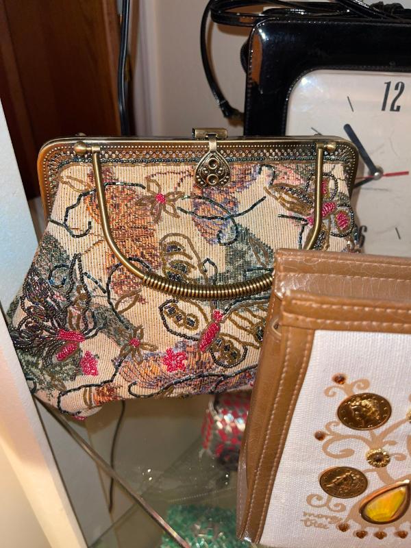 Sale Photo Thumbnail #928