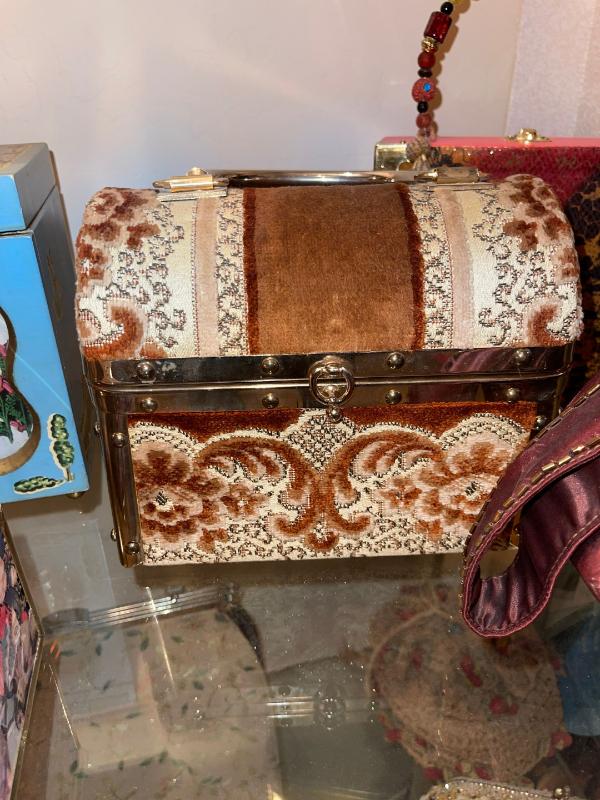 Sale Photo Thumbnail #906