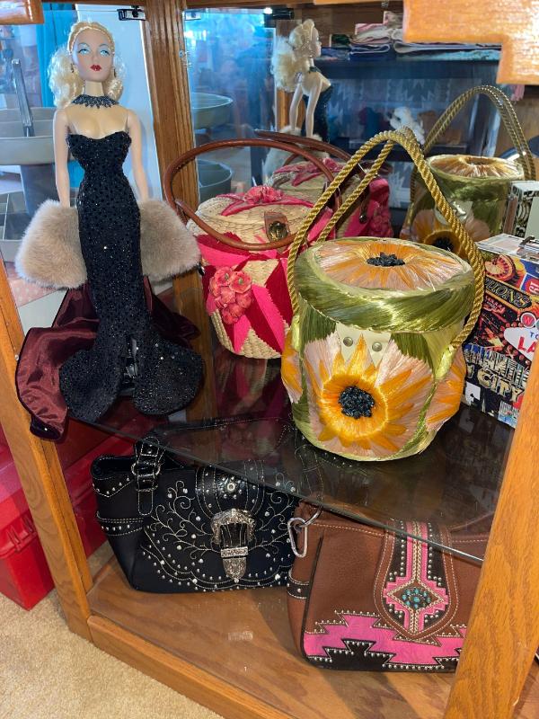 Sale Photo Thumbnail #102