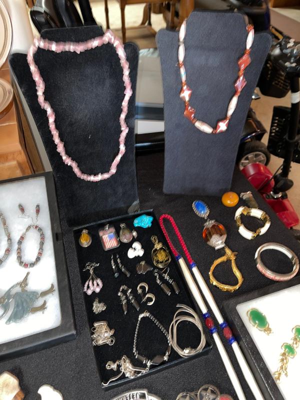 Sale Photo Thumbnail #978