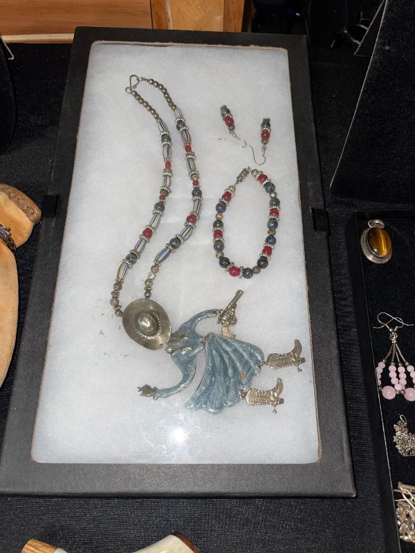 Sale Photo Thumbnail #984