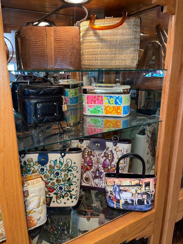 Sale Photo Thumbnail #110