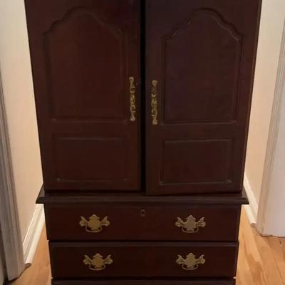 Elegant Cherry Jewelry Armoire with Felt-Lined Interior