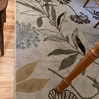 Floral Area Rug in Neutral Tones – 84" x 62"