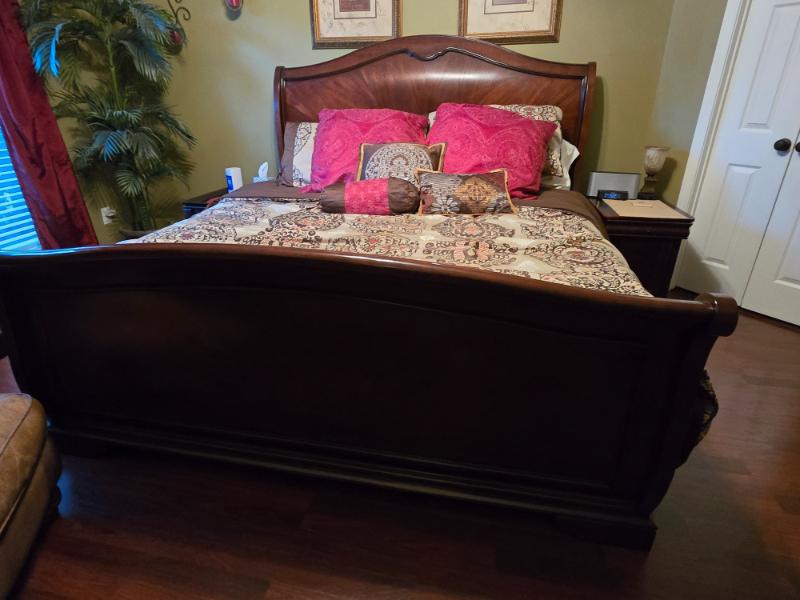 Sale Photo Thumbnail #102