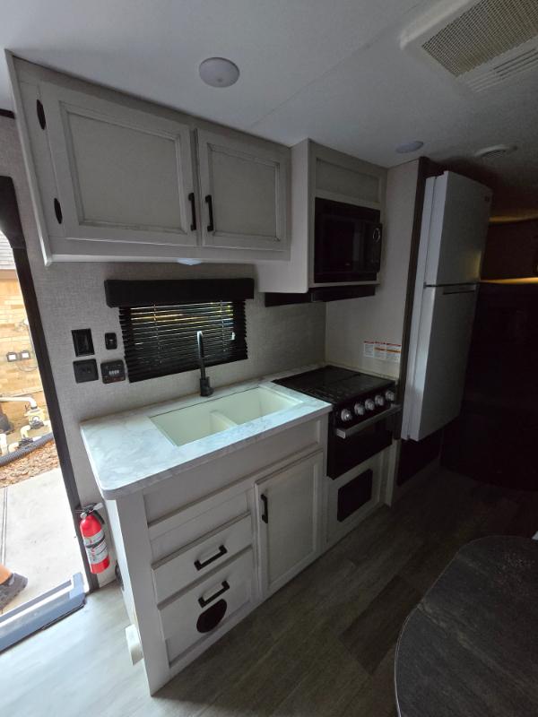 Sale Photo Thumbnail #12