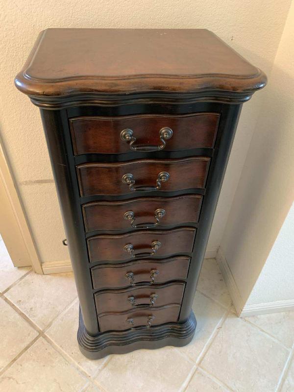 Sale Photo Thumbnail #8