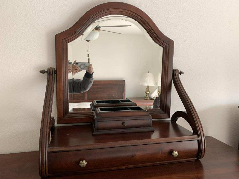 Sale Photo Thumbnail #4