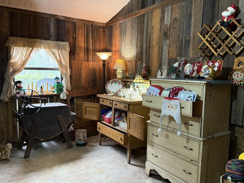 Sale Photo Thumbnail #164