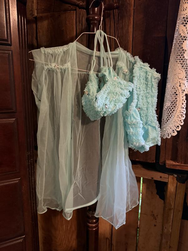 Sale Photo Thumbnail #263