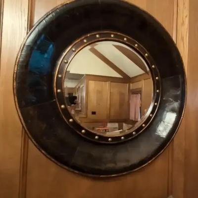 Round Decorative Wall Mirror – 36” Diameter