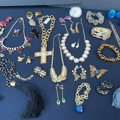 Assorted Jewelry Lot – Mixed Bracelets, Necklaces & Earrings (All Stones Unverified)