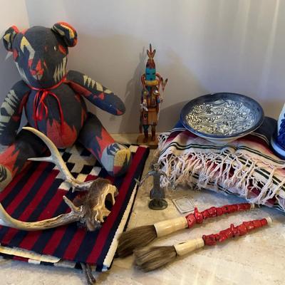Southwestern & Native-Inspired Decor Lot, Blankets 