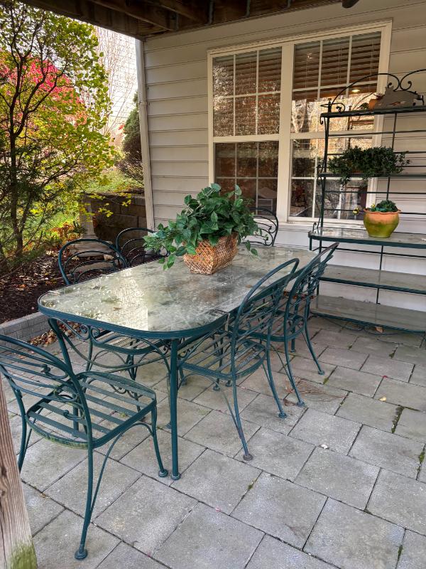 Sale Photo Thumbnail #55: 72 x 35 x 29, hutch 42 x 18 x 74