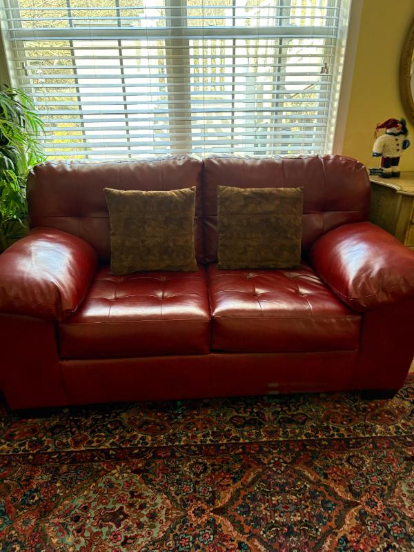 Sale Photo Thumbnail #174: 71 x 37 x 34, rug 10 x 12