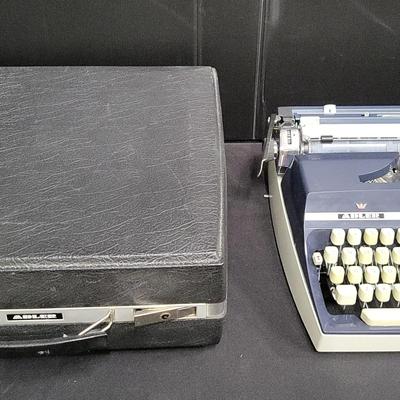 Adler Typewriter (WH7)