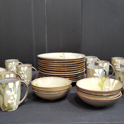 "New Heather" Dinnerware by Home (WH9)