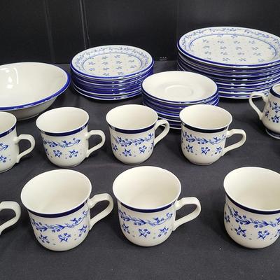 Provence 260 "Bouquet Blue" Dinnerware (WH9)