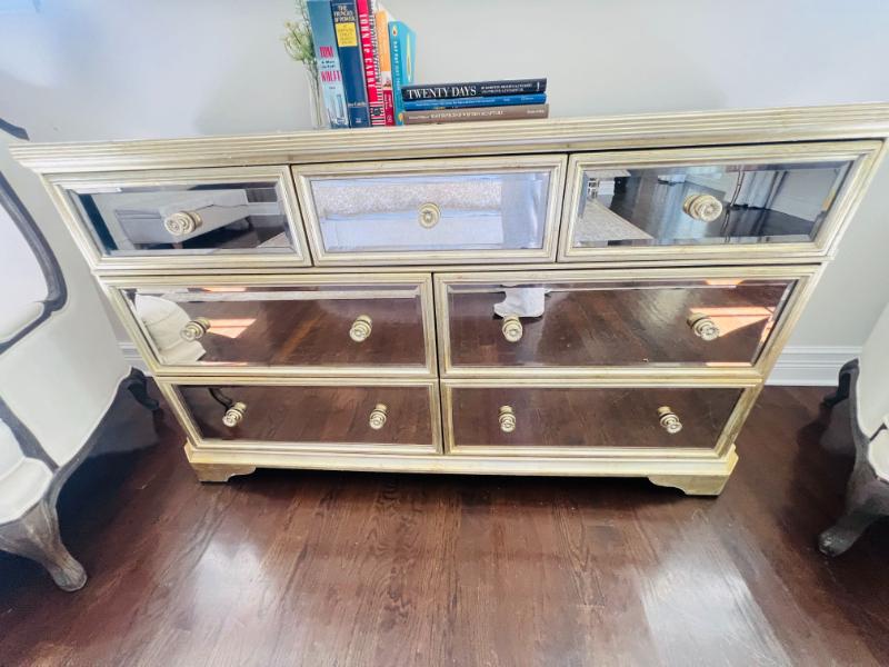 Sale Photo Thumbnail #100