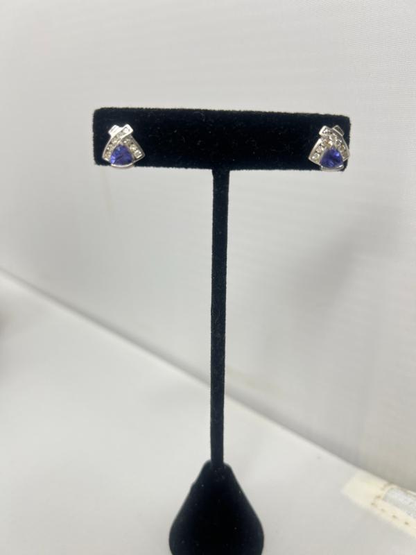 Sale Photo Thumbnail #240