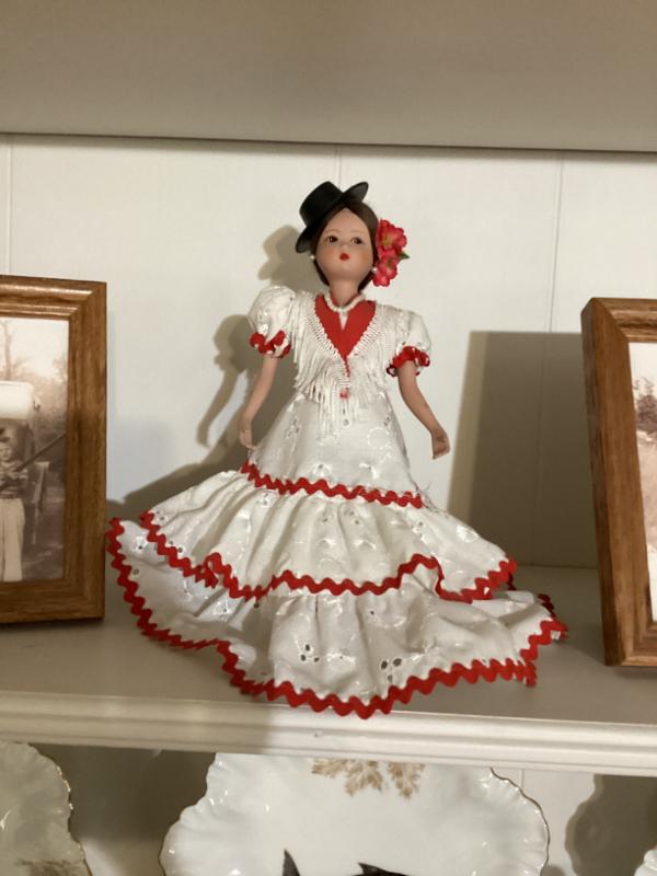 Sale Photo Thumbnail #99: Vintage spanish flamenco dancer doll