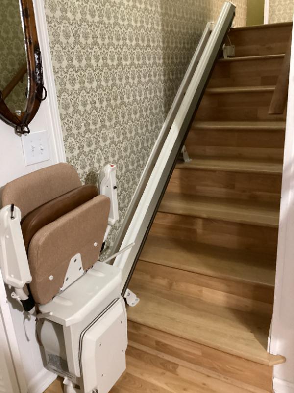 Sale Photo Thumbnail #4: Chair lift for 8 steps