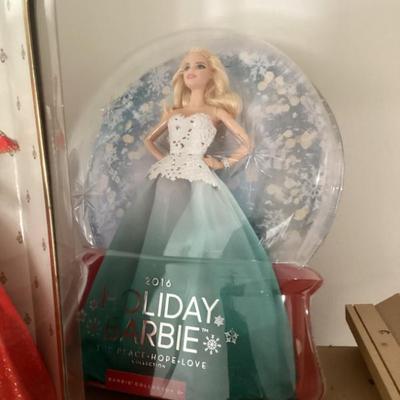 2016 holiday barbie